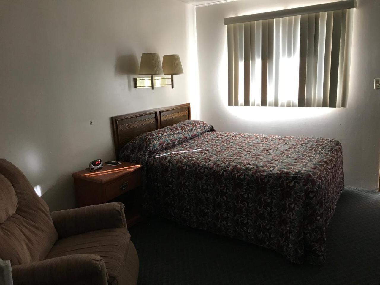 Motel Grand ชาดรอน ภายนอก รูปภาพ