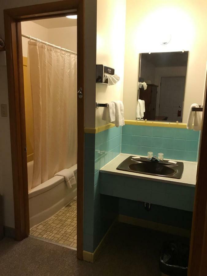 Motel Grand ชาดรอน ภายนอก รูปภาพ