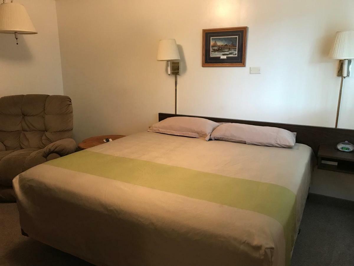 Motel Grand ชาดรอน ภายนอก รูปภาพ